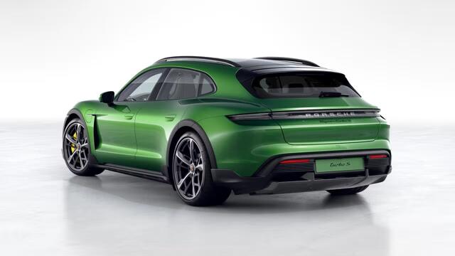 Porsche Taycan Turbo S Cross Turismo