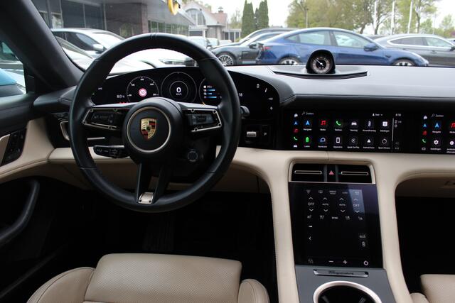 Porsche Taycan 4S Performance 84 kWh / Porsche Approved 04-2027 / SoH 92,3% / Panoramadak / 360Camera / Passenger Display / Luchtvering / Bose / 20'' / Adaptieve Stoelen / Sportchrono / Stoelventilatie+verwarming 4x / Dodehoek /
