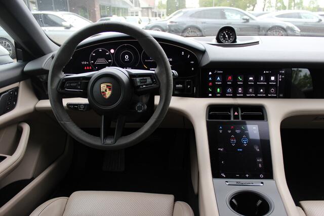 Porsche Taycan Sport Turismo 4S 93 kWh / SoH 91,9% / Panoramadak / 360Camera / Head-up / Accu Performance+ / 21'' / Achterasbesturing / Luchtvering / Keyless / Stoel+Stuurverwarming / DAB / ACC