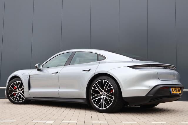 Porsche Taycan 4S Performance Plus 93 kWh | 571pk | Sport Chrono | NL-Auto | Pano | Luchtvering | 20 Inch Turbo Aero | Camera | 5-zits