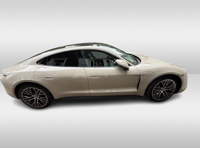 Porsche Taycan Performance 84 kWh / Panoramadak / Camera / Luchtvering / 20'' / Leder / CarPlay / Stoelverwarming / DAB / ACC