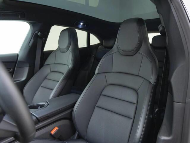 Porsche Taycan 4 Cross Turismo