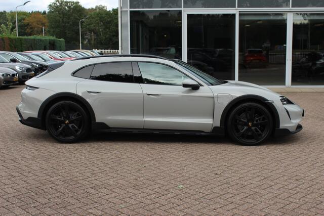 Porsche Taycan Cross Turismo 4S 93 kWh / SoH 93,1% / Panoramadak / 360Camera / Luchtvering / Matrix LED / 21'' / Sportdesign / Bose / Stoel+Stuurverwarming / Dodehoek / DAB / Cruise Control / Warmtepomp