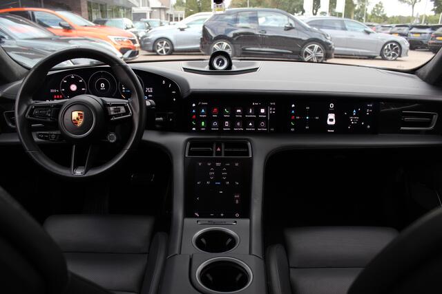 Porsche Taycan Turbo S 93 kWh / SoH 91,3% / Full option! / Panoramadak / 360Camera / Burmester / Keyless / Achterasbesturing / 21'' / Carbon / InnoDrive / Sportdesign+Chrono / Massage+Ventilatie / Dodehoek / DAB
