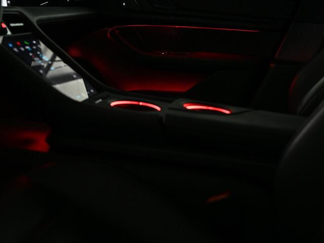 Porsche Taycan Performance 84 kWh | Bose | 360 Camera | Luchtvering | Ambiance Interieur | Stoelverwarming | Elektr. verst. Stoelen | Keyless Entry |