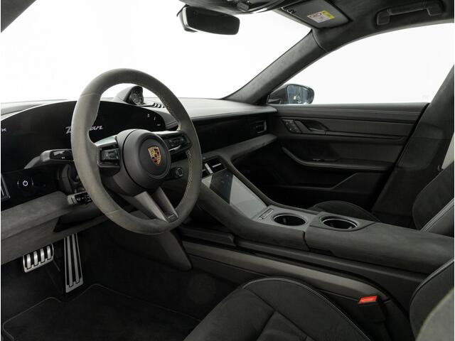 Porsche Taycan GTS