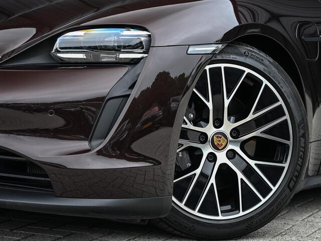 Porsche Taycan Sport Turismo 79 kWh | NL-Auto | 18-Wegs Memory Seats | Luchtvering | Adaptive Cruise | BOSE | Camera | Stoelverwarming | Ambiance Verlichting |
