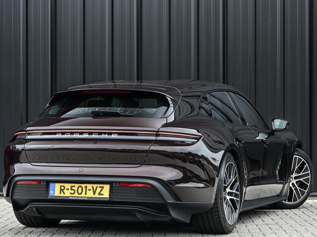 Porsche Taycan Sport Turismo 79 kWh | NL-Auto | 18-Wegs Memory Seats | Luchtvering | Adaptive Cruise | BOSE | Camera | Stoelverwarming | Ambiance Verlichting |