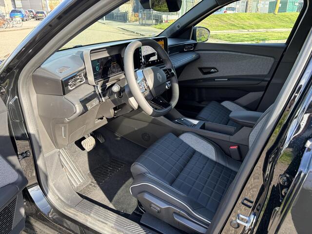 Renault 4 comfort range iconic 52 kWh APPLE CARPLAY ANDROID AUTO / PACK ADVANCES DRIVING ASSIST / PACK EXTENDED GRIP / CLIMATE CONTROLE / GOOGLE INTEGRATED.