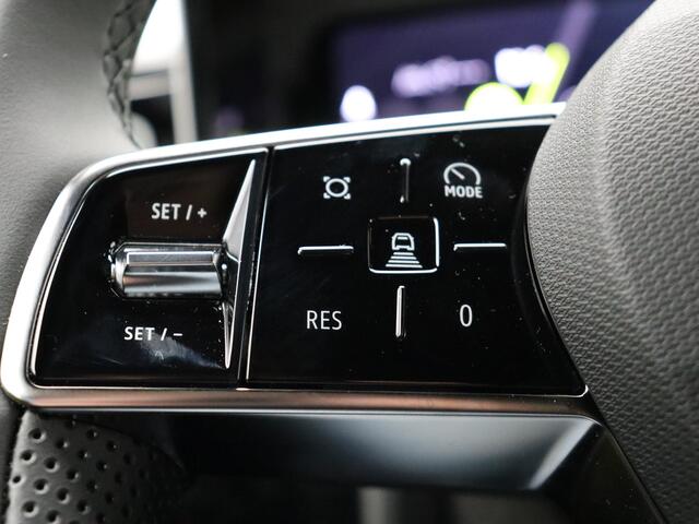Renault 5 E-TECH comfort range 10 1AT Iconic cinq | Achteruitrijcamera | Elektrisch verwarmbare voorstoelen | ISOFIX-bevestigingssysteem voor kinderzitjes op passagiersstoel en op de twee buitenste zitplaatsen achter