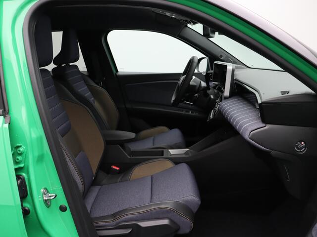 Renault 5 Techno Comfort range | Achteruitrijcamera | ISOFIX-bevestigingssysteem voor kinderzitjes op passagiersstoel en op de twee buitenste zitplaatsen achter | LED-dagrijverlichting met specifiek vormgegeven lichtsignatuur
