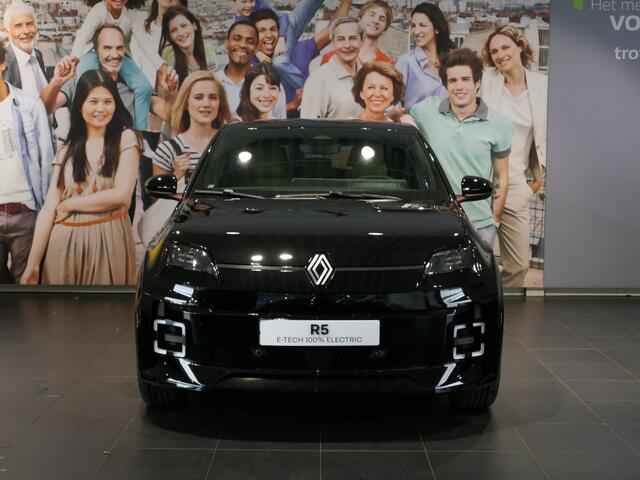 Renault 5 comfort range iconic cinq 52 kWh *NIEUW*, *uit voorraad leverbaar!* - Adaptive cruise, parkeerassistent, camera, Harman Kardon