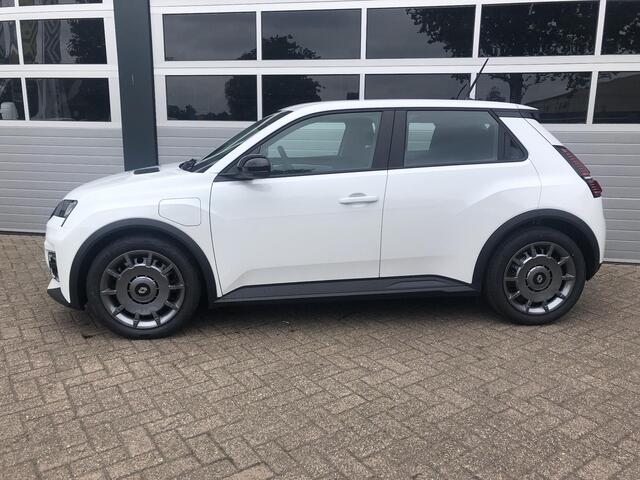 Renault 5 Night & Day urban range 40 kWh VOORRAAD