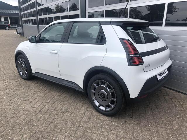 Renault 5 Night & Day urban range 40 kWh VOORRAAD