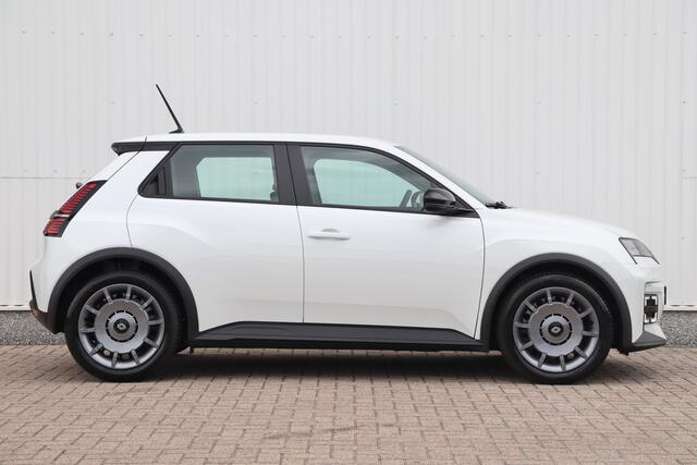 Renault 5 Urban Range Evolution 40 kWh | ¤1500 voordeel | Pack Winter | Carplay | Parkeersensoren | Climate Control | All-season