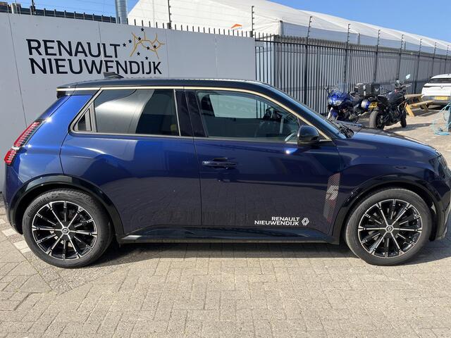 Renault 5 comfort range iconic cinq 52 kWh / PACK SAFETY & ADVANCED DRIVING ASSIST / HARMAN KARDON AUDIO / ADAPTER V2L / Demo Zuidoost / vraag naar beschikbaarheid