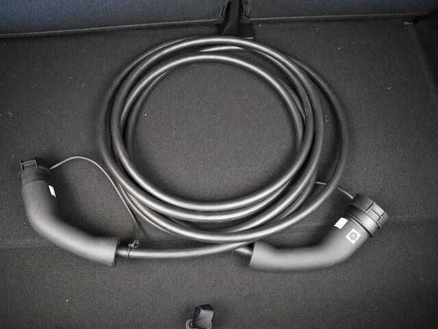 Renault 5 Iconic cinq Comfort range | Achteruitrijcamera | Elektrisch verwarmbare voorstoelen | ISOFIX-bevestigingssysteem voor kinderzitjes op passagiersstoel en op de twee buitenste zitplaatsen achter