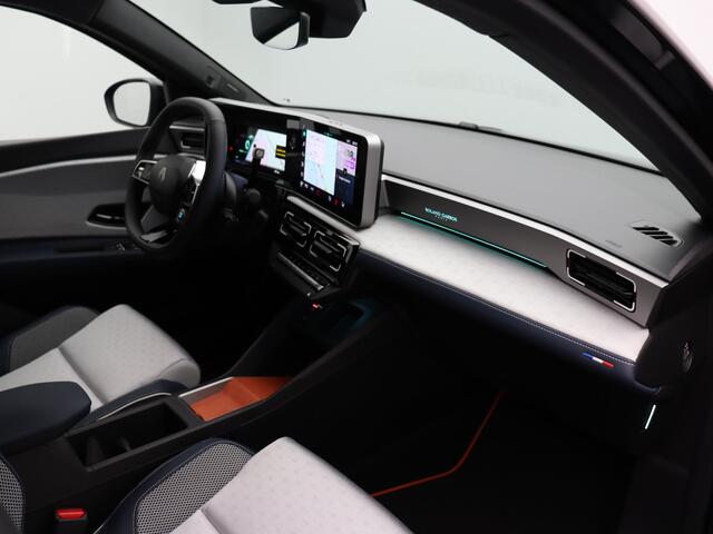 Renault 5 Roland-Garros Comfort range | Achteruitrijcamera | Elektrisch verwarmbare voorstoelen | ISOFIX-bevestigingssysteem voor kinderzitjes op passagiersstoel en op de twee buitenste zitplaatsen achter