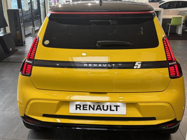 Renault 5 comfort range iconic cinq 52 kWh / PARKEERSENSOREN + CAMERA / STOEL- EN STUURVERWARMING / APPLE & ANDROID AUTO /