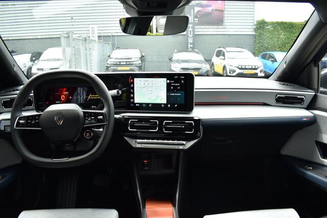 Renault 5 Roland-Garros | Achteruitrijcamera | Elektrisch verwarmbare voorstoelen | ISOFIX-bevestigingssysteem voor kinderzitjes op passagiersstoel en op de twee buitenste zitplaatsen achter