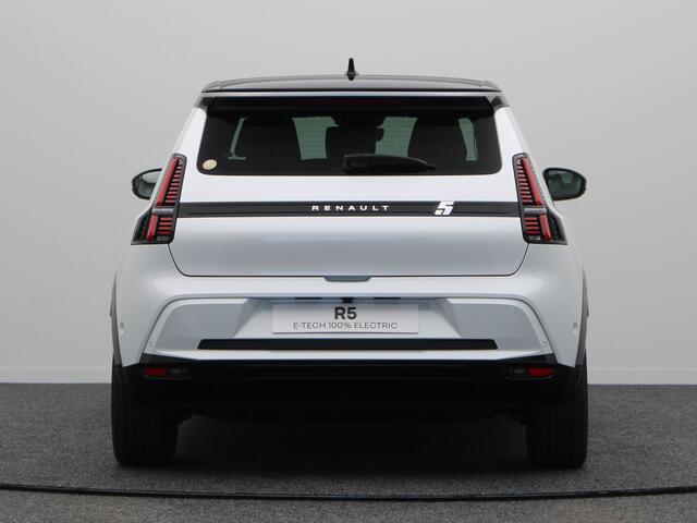 Renault 5 Roland-Garros Comfort range | Achteruitrijcamera | Elektrisch verwarmbare voorstoelen | ISOFIX-bevestigingssysteem voor kinderzitjes op passagiersstoel en op de twee buitenste zitplaatsen achter