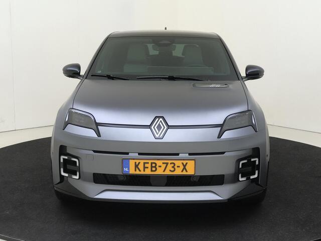 Renault 5 comfort range Roland-Garros 52 kWh | Draadloze Apple & Android Carplay | WLTP 410 km | Navigatie| Parkeersensoren & Achteruitrijcamera | Adaptieve Cruise & Climate Control | Harman Kardon Audio Systeem |
