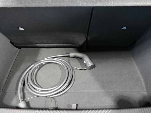 Renault 5 comfort range Roland-Garros 52 kWh - DEMO! - Dodehoek - Harman Kardon audio - Uitparkeer en uitstapwaarschuwing