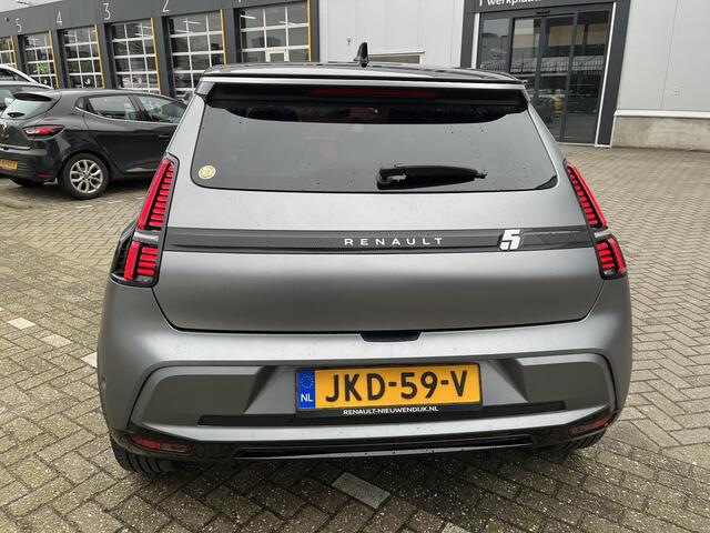 Renault 5 comfort range Roland-Garros 52 kWh / Pack Advanced and Driving Assist / Harman Kardon Premium Audio / V2L Adapter / Demo Zuidoost vraag naar beschikbaarheid