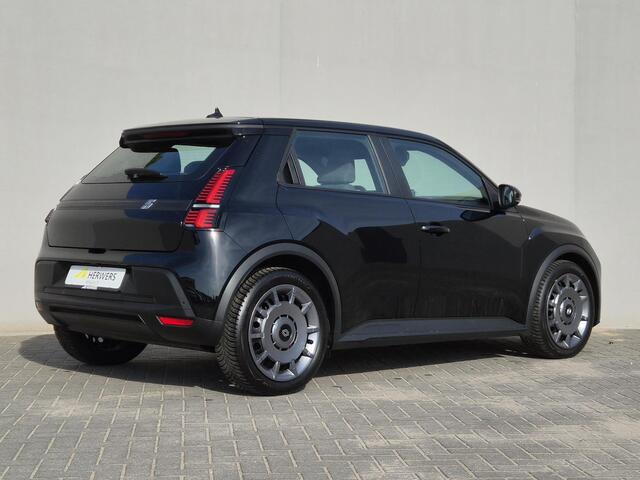 Renault 5 urban range evolution 40 kWh / SOH 98% / Fabrieksgarantie tot 04-2027 / Pack winter / All season banden / CCS snelladen / Navigatie via Apple Carplay of Android Auto / Stoelverwarming / Warmtepomp / Keyless Entry/Start / Parkeersensoren achter /