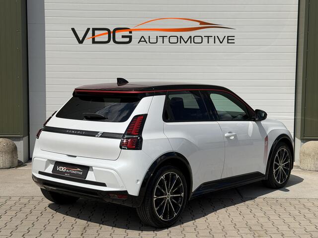 Renault 5 comfort range iconic cinq 52 kWh SOH 99% / Snellader / Navigatie / 18" / Harman Kardon / Adaptive cruise / Parkeer Camera / Clima / Keyless / R5 dak