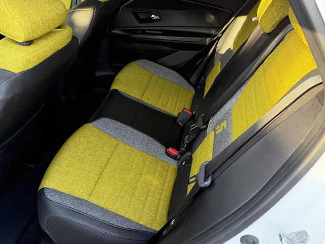 Renault 5 comfort range iconic cinq 52 kWh SOH 99% / Snellader / Navigatie / 18" / Harman Kardon / Adaptive cruise / Parkeer Camera / Clima / Keyless / R5 dak