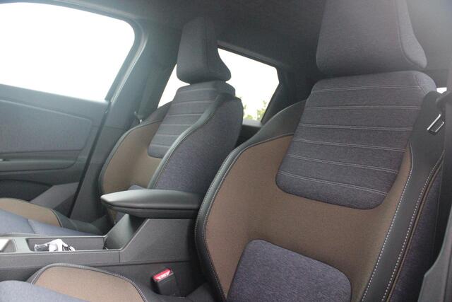 Renault 5 COMFORT RANGE TECHNO 150PK 52 kWh | PACK WINTER TECHNO: ELEKTRISCH VERWARMBARE VOORSTOELEN/ELEKTRISCH VERWARMBAAR STUURWIEL/BESTUUDERSSTOEL MET ELEKTRSCH VERSTELBARE LENDESTEUN/IN HOOGTE VERSTELBARE PASSAGIERSSTOEL | LICHTMETALEN VELGEN 18" | ADAPTIVE CRU