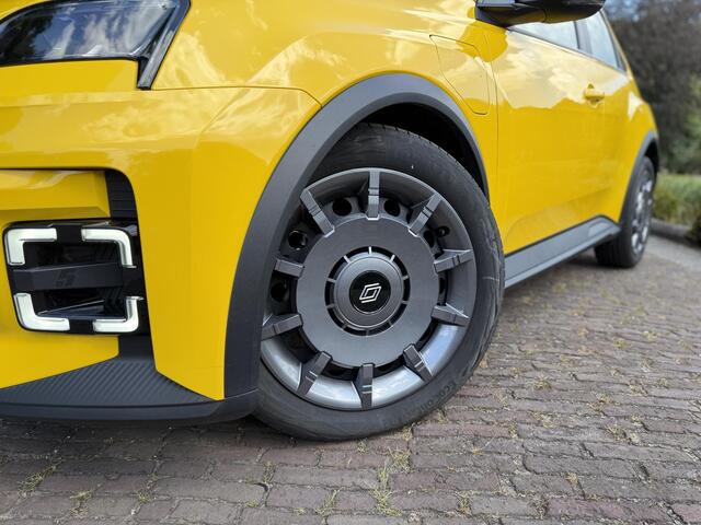 Renault 5 urban range evolution 40 kWh | 1.300 KM | LED | CArPlay | BTW |