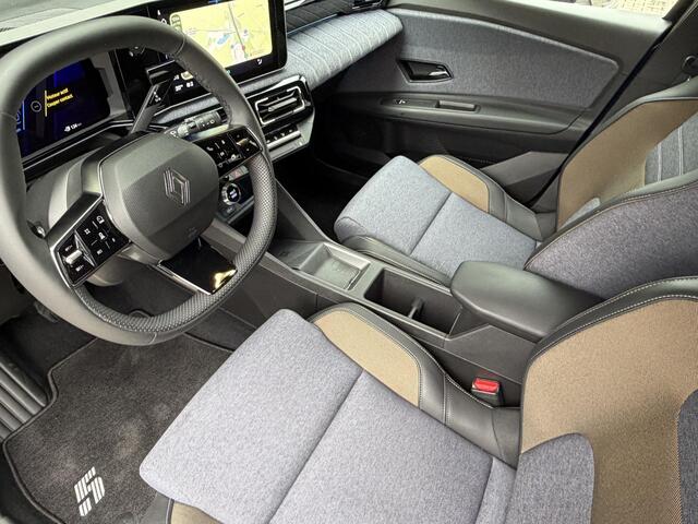 Renault 5 comfort range techno 52 kWh SOH 99% / Snellader / Navigatie / 18" / Adaptive cruise / Parkeer Camera / Clima / Keyless/ Two Tone