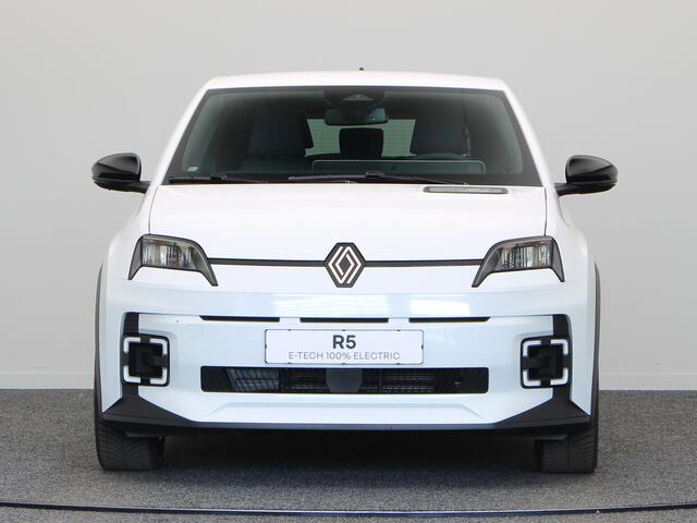 Renault 5 Techno Comfort range | Achteruitrijcamera | ISOFIX-bevestigingssysteem voor kinderzitjes op passagiersstoel en op de twee buitenste zitplaatsen achter | LED-dagrijverlichting met specifiek vormgegeven lichtsignatuur