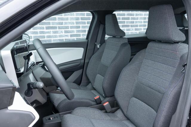 Renault 5 comfort range evolution 52 kWh | Warmtepomp | Parkeersensoren | Stoelverwarming | Climate Control | Cruise Control | Keyless Entry | LED Koplampen | Apple Carplay | Android Auto