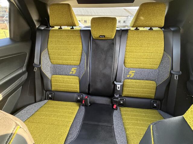 Renault 5 comfort range iconic cinq 52 kWh / SOH 98% / Snellader / Navigatie / 18" / Harman Kardon / Adaptive cruise / Parkeer Camera / Clima / Keyless