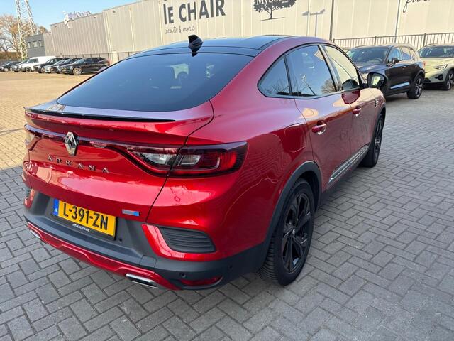 Renault Arkana 1.6 E-Tech Hybrid 145 R.S. Line | Achteruitrijcamera | Cruise control | Klimaatregeling | Navigatie | Parkeersensoren | Stoelverwarming | Lichtmetalen velgen | Metallic lak
