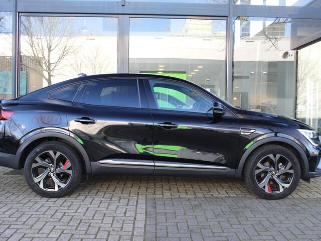 Renault Arkana 1.6 E-Tech Hybrid 145 R.S. Line / DEALER OND. / BOSE / TREKHAAK / STOEL+STUURVERW. / CAMERA / ADAPT. CRUISE / 9,3'' NAVI / CLIMATE / BLINDSPOT / PRIVACY GLAS / 18'' LMV