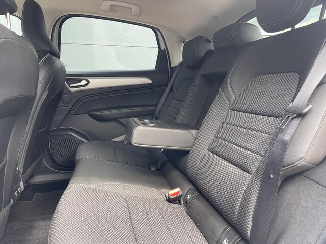 Renault Arkana 1.6 E-Tech Hybrid 145 Intens