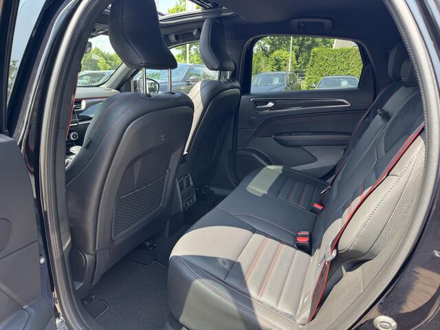 Renault Arkana 1.6 E-Tech Hybrid 145 R.S. Line / Trekhaak / Panoramadak / Camera / Leder / 18'' / Bose / Keyless / Sfeerverlichting / Navigatie / Dodehoek / DAB / ACC / Stoelverwarming