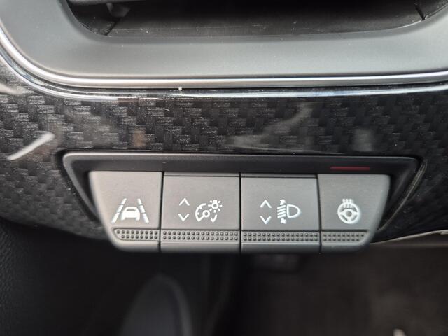 Renault Arkana 1.6 E-Tech Hybrid 145 R.S. Line Automaat / Apple CArplay Android Auto / Adaptief CC / Stuur- en Stoelverwarming / Trekhaak vast / Achteruitrijcamera / Keyless Entry/Start / Climate control /