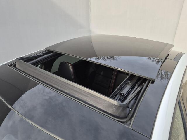 Renault Arkana 1.6 E-Tech Hybrid 145 R.S. Line Automaat / Glazen schuif- en kanteldak / Dealer onderhouden / Stuur en Stoel verwarming / Rondomzicht camera / Adaptief CC / Keyless Entry/Start / Apple Carplay Android Auto / Climate control /