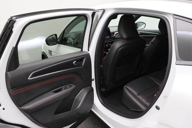 Renault Arkana 1.6 E-Tech Hybrid 145 R.S. Line 2021 | Navigatie | Cruise Control Adaptief | Verwarmde Voorstoelen | Bose Audio | Draadloze Telefoon Lader | Achteruitrij Camera | 2 Sleutels | NAP