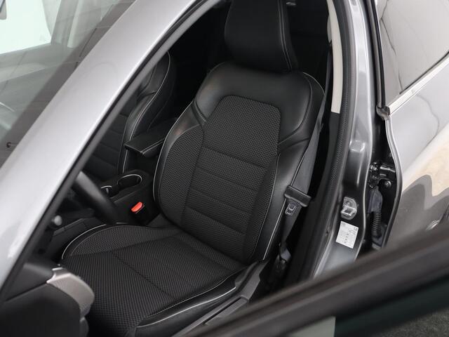 Renault Arkana 1.6 E-Tech Hybrid 145 Intens | Stoelverwarming | Adaptive cruise | Camera | Carplay | Stuurverwarming | Half leder | Navigatie | Climate control