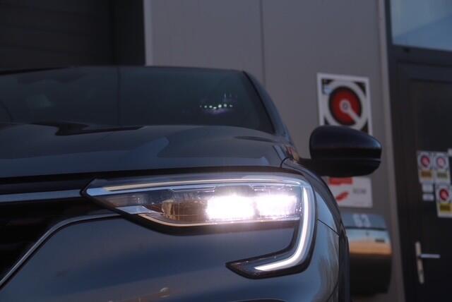 Renault Arkana 1.6 E-Tech Hybrid 145 R.S. Line, Stoel & Stuurverwarmd, Camera, inklapbare Trekhaak