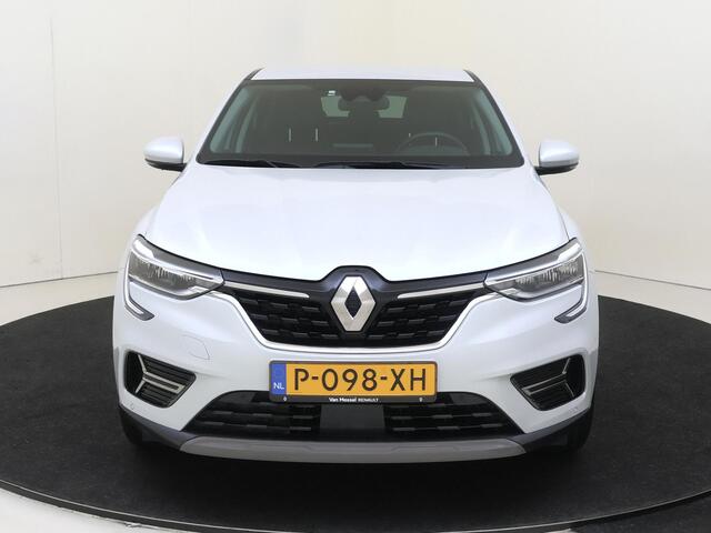 Renault Arkana 1.6 E-Tech Hybrid 145 Intens | Apple Carplay/Android Auto | Autonomous Emergency Braking | cruise control adaptief | dodehoek detectie | electronic climate control | lederen/stof bekleding | LED koplampen | lichtmetalen velgen 18" | navigatiesysteem |