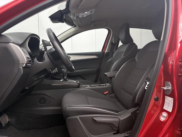 Renault Arkana 1.6 E-Tech Hybrid 145 Intens / Cruise controle / Electronic climate controle / Navigatie / Stof/kunstlederen bekleding /