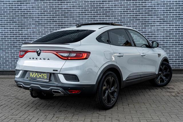 Renault Arkana 1.6 E-Tech hybrid 145 E-Tech engineered | Trekhaak | Panoramadak | Achteruitrijcamera | Parkeersensoren | Keyless Entry | Elektrisch Verstelbare Voorstoelen | Stoelverwarming | Cruise Control Adaptief | Dodehoekdetectie | Navigatie | Apple Carplay | Android Auto
