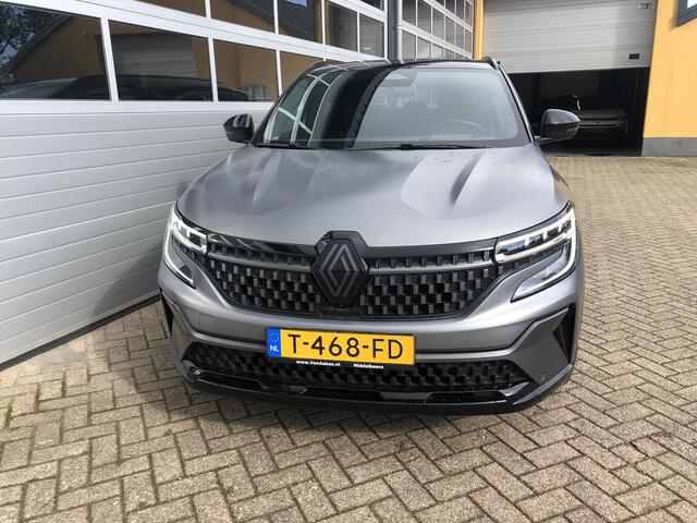 Renault Austral E-Tech Hybrid 200 Iconic Esprit Alpine Mat grijs Metallic